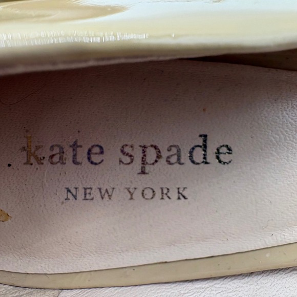 Kate Spade New York Beige Patent Leather Bow Block Heel Pumps Size 7M - Picture 7 of 9